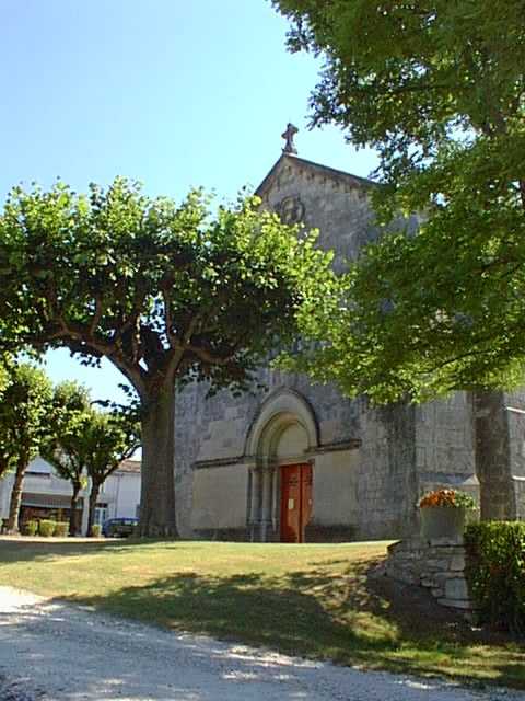 Eglise entree sud ensoleillee web